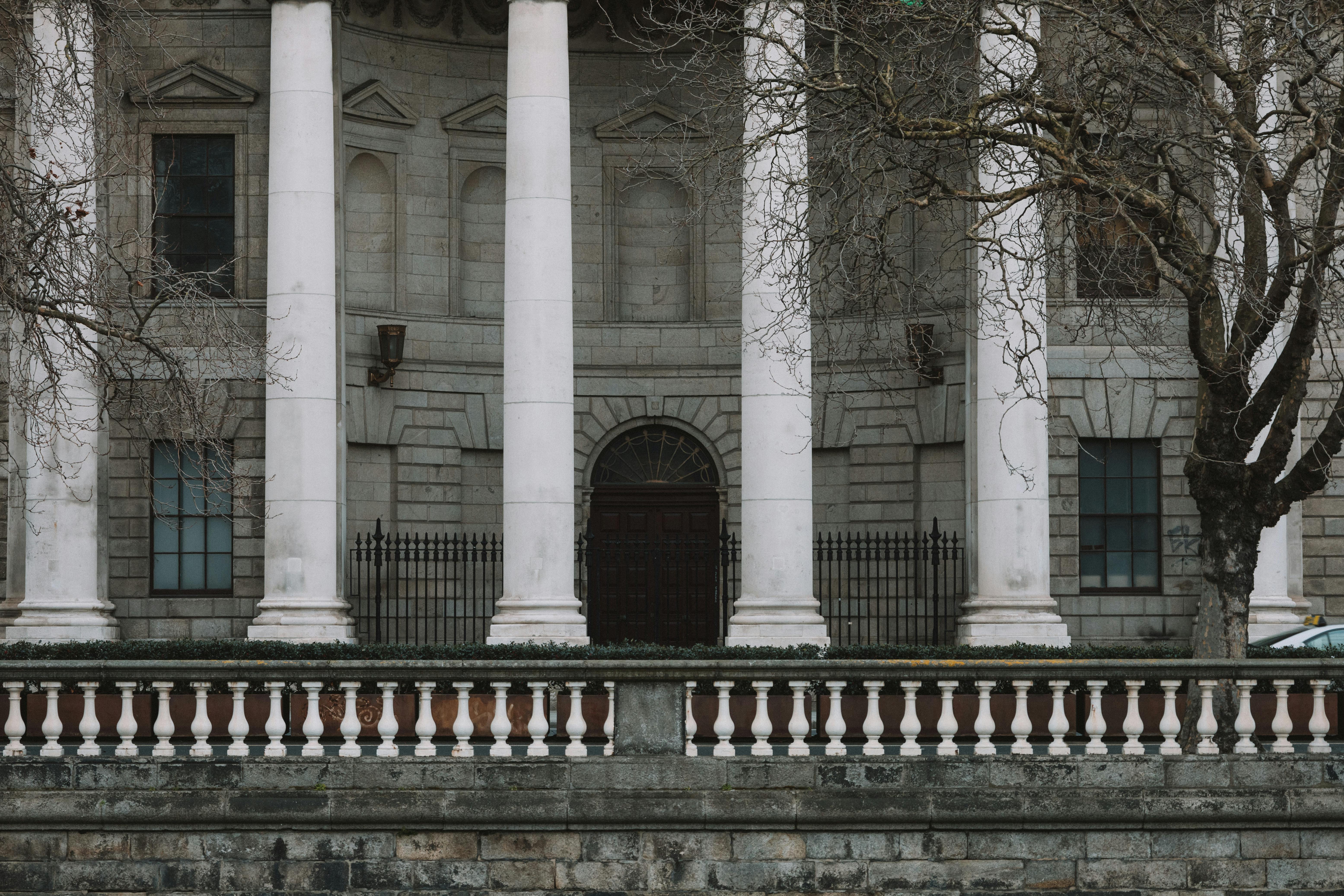 The Foundations of Institutional AuThority